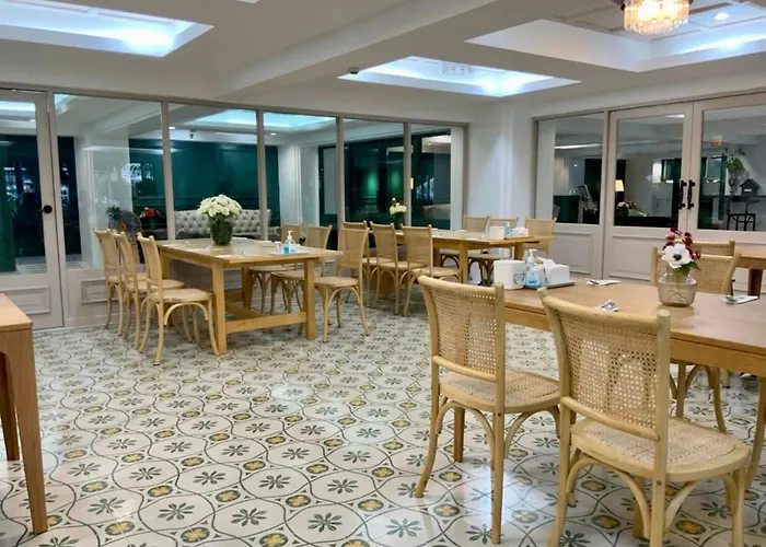 Regent Ramkhamhaeng 22 Hotel